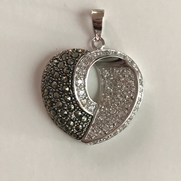 Jewelry - 14K Gold Plated CZ Heart Pendant!.